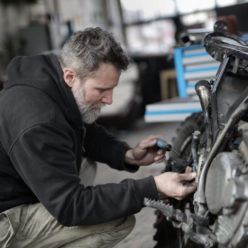 OnRobot wprowadza szlifierkę do zrobotyzowanych procesów wykańczania powierzchni