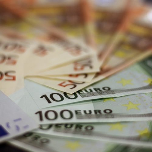 Do oszczędzania motywują nas konkretne cele, a nie problemy finansowe